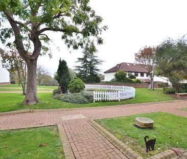 Firs Wood Close, Northaw Park, Potters Bar, Hertfordshire, EN6 - Photo 1