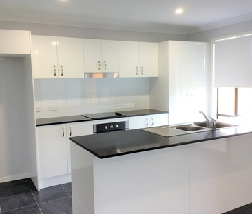 33 Bandt Close, Burpengary QLD 4505 - House For Rent | Domain - Photo 6