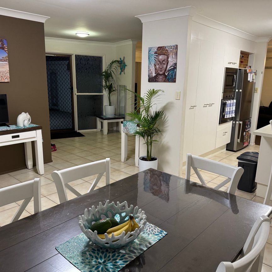 Burleigh Waters - Photo 1