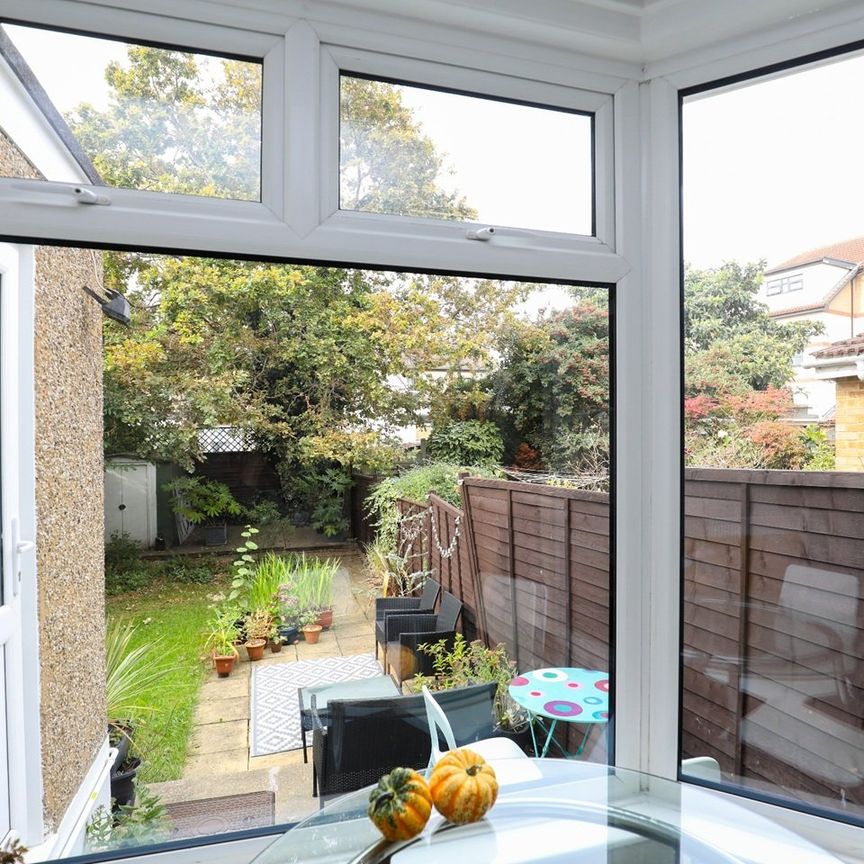 1 Bed Flat, Betchworth Road, IG3 - Photo 1