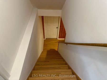 Semi-Detached Home For Lease | X8117260 - Photo 5