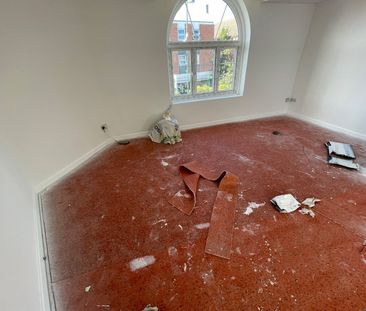 2 Bed Flat, Romsey Road, SO16 - Photo 2