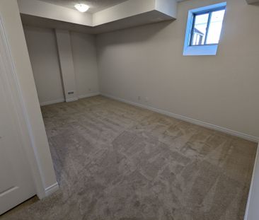 For Lease - 203 BROADACRE Drive, Kitchener, Ontario - Photo 2