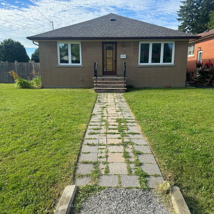 Detached Home For Lease | N9250381 - Photo 1