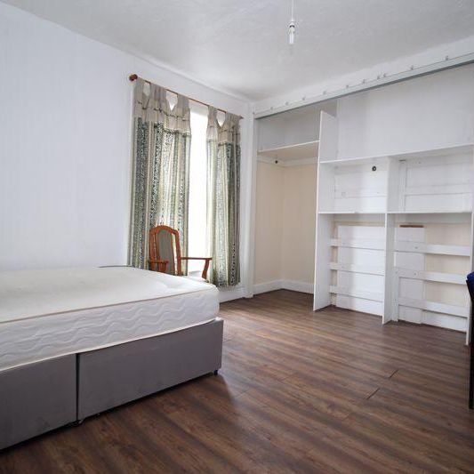 4 bedroom terraced house to rent - Photo 1