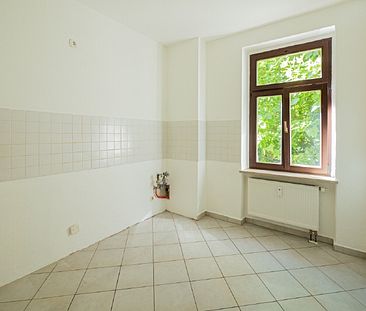 Frisch renoviert und bezugsfertig. Schicker Altbau mit Balkon und Tageslichtbad mit Eckwanne. - Foto 3