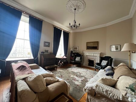 2 Bed Flat, Edinburgh, EH1 - Photo 4