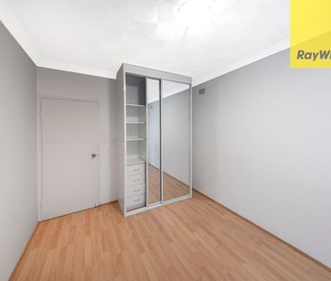 neat and tidy 2 bedroom in perfect location - Photo 1