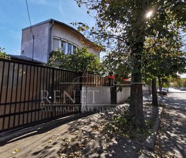 Casa Strada Muntii Carpati, 3 camere, curte proprie - Photo 5