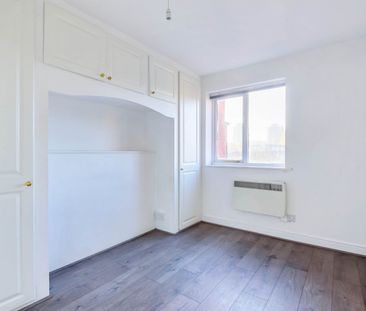 Harlinger Street, London, SE18 - Photo 3