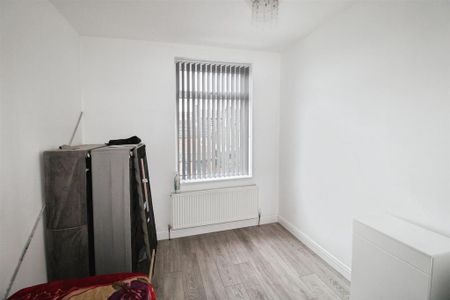 4 bedroom terraced house to rent - Photo 3