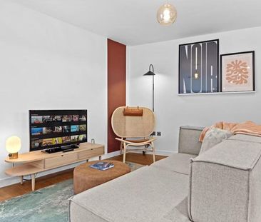 Edwards Mews - Photo 2