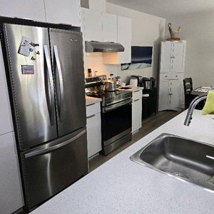 Grand 4 1/2 rez-de-chaussée - Photo 2