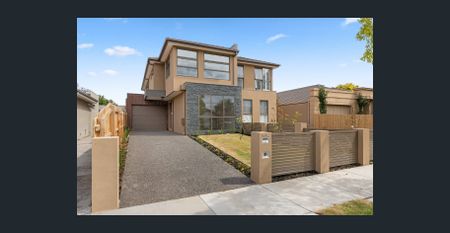 ONE OF A KIND! FIVE BEDROOM TOWNHOUSE! | FLARE REAL ESTATE - Photo 4