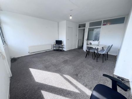 3 bedroom maisonette to rent - Photo 2