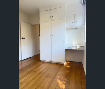 Partly Furnished Ground-Floor Apartment Moments from Chadstone - Photo 3