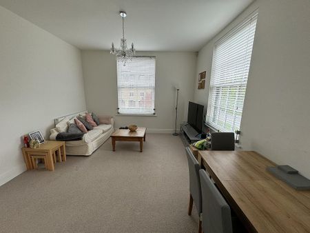 2 bedroom apartment to rent - Photo 2