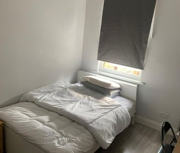 Room in a Shared House, Stanley Road, N15 - Photo 3
