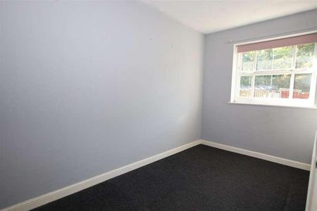 Tinkler Stile, Thackley, BD10 - Photo 2