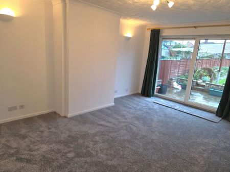 3 bedroom semi-detached bungalow to rent - Photo 2