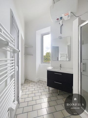 A LOUER AVIGNON INTRAMUROS ( 84000 ) : Appartement non meublé - 4 pièces - 1er étage - charme de l'ancien !, - Photo 3