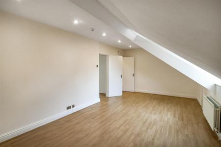 3 bedroom apartment to rent - Photo 4