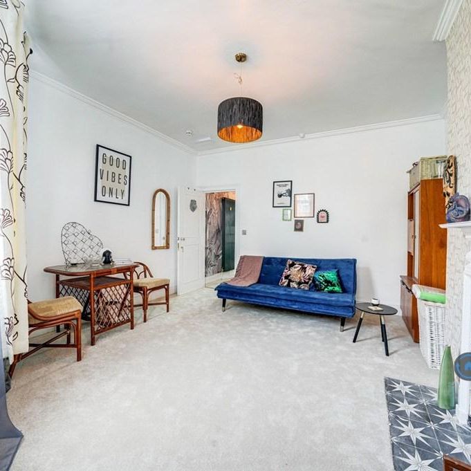 1 bedroom in a flat share to rent - Photo 1