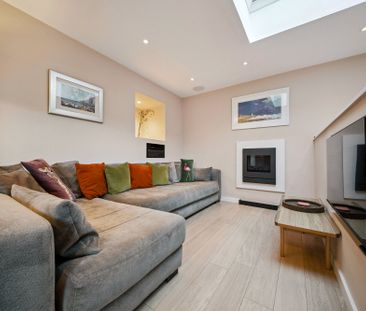 25A The Gatehouse - Photo 2