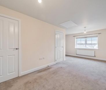 3 bedroom semi-detached house to rent - Photo 3