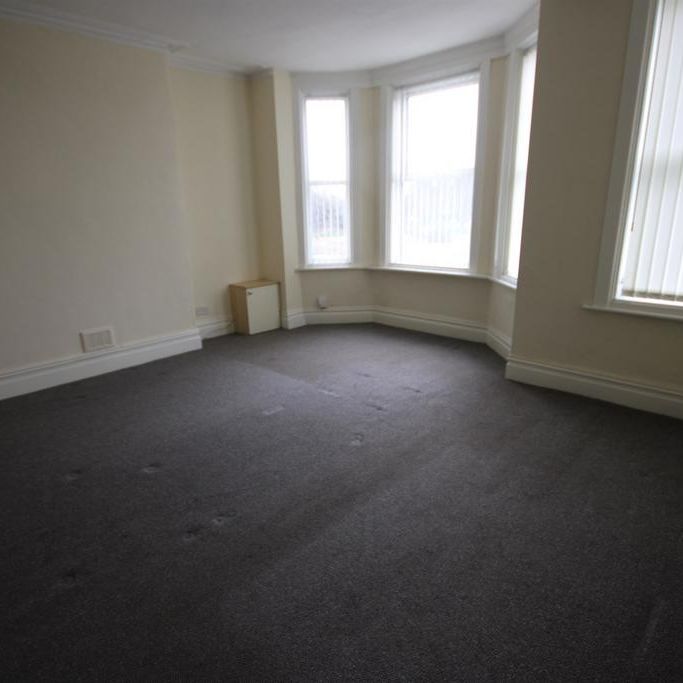 3 bedroom flat to rent - Photo 1