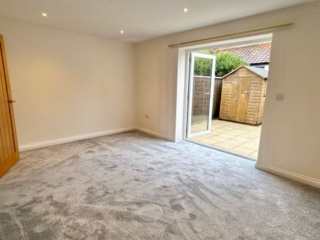 3 bedroom Attractive Three Bedroom Home to rent - Photo 2