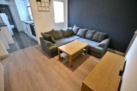 Clarendon Road, Reading, RG6 - Photo 2