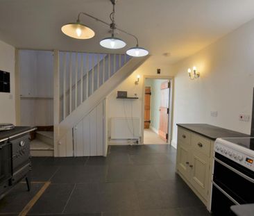 2 bedroom semi-detached house to rent - Photo 4