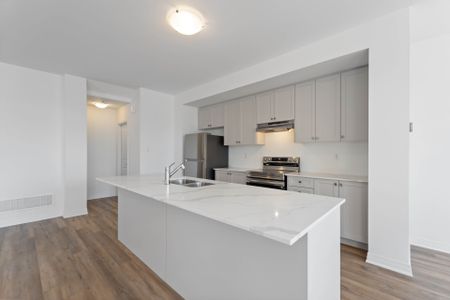 For Lease - 12 Feather Road, Welland, Ontario - Photo 4