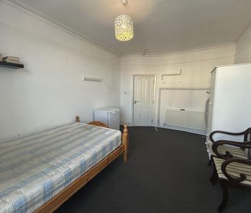 House share to rent - Photo 1