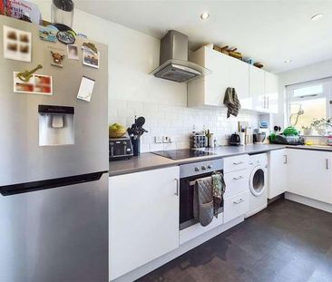 Vanbrugh Drive, Walton-on-thames, KT12 - Photo 4