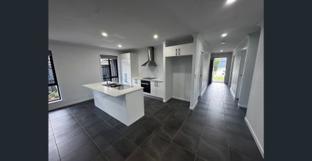 Modern 4-Bedroom Family Home - Photo 5