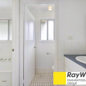 3 Bedroom Family Home - Photo 2