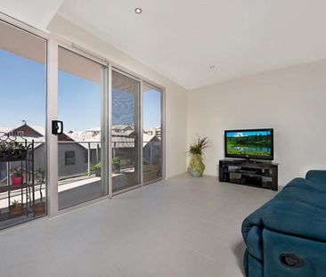 4/10 Kwong Alley, NORTH FREMANTLE WA 6159 - Photo 6