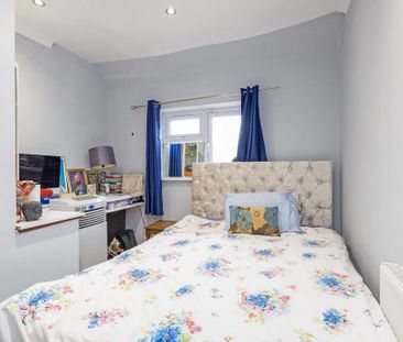 4 bedroom semi-detached house to rent - Photo 3
