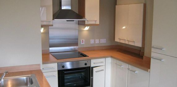 2 bedroom flat to rent - Photo 2