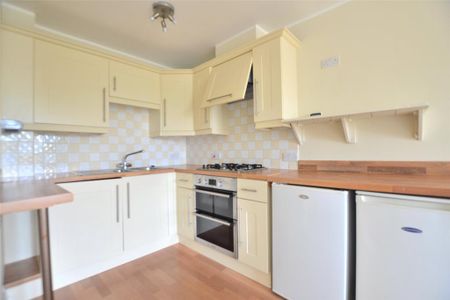 2 bedroom apartment to rent - Photo 4