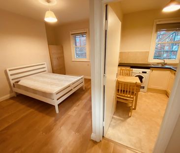 Studio to rent - Photo 3