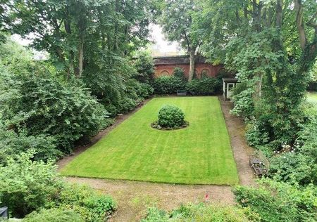 Lyndhurst Gardens, Belsize, NW3 - Photo 2