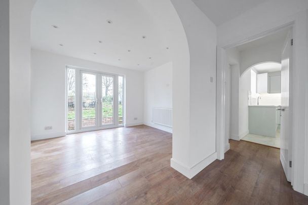 4 bedroom semi-detached house to rent - Photo 1