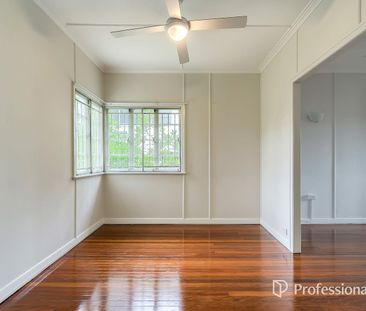 Classic Character Home on 802m² in Everton Park - Photo 2