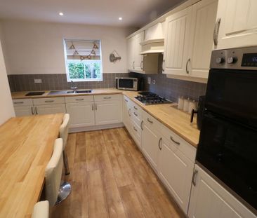 4 bedroom detached house to rent - Photo 3