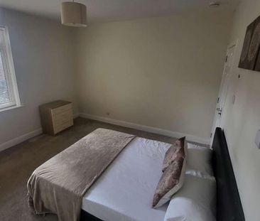 4 bedroom house of multiple occupation to rent - Photo 6