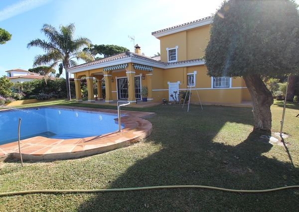 5 bed villa for long term rent, Urb. Ricmar, Marbella