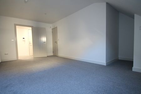 2 bedroom apartment to rent Field Row, Worthing, BN11 - Photo 5